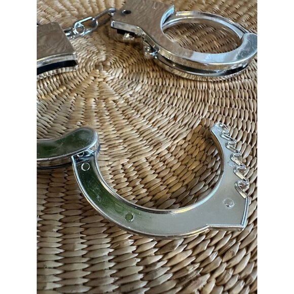 Pretend Play Handcuffs - Picture 7 of 9